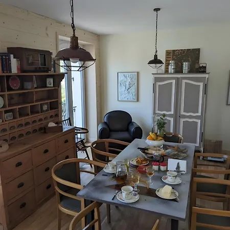 D'hotes Le Balad'ou Bed & Breakfast 3*
